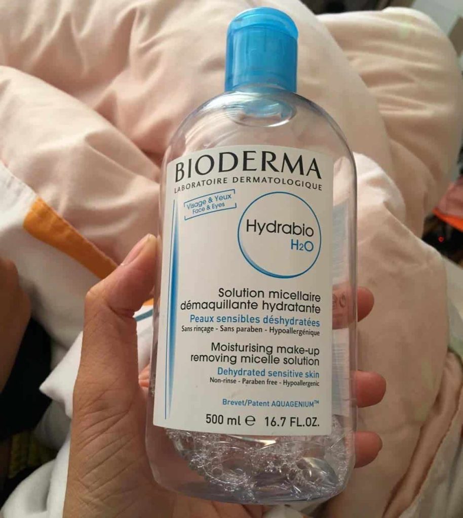 Nước tẩy trang Bioderma màu xanh dương dành cho da khô